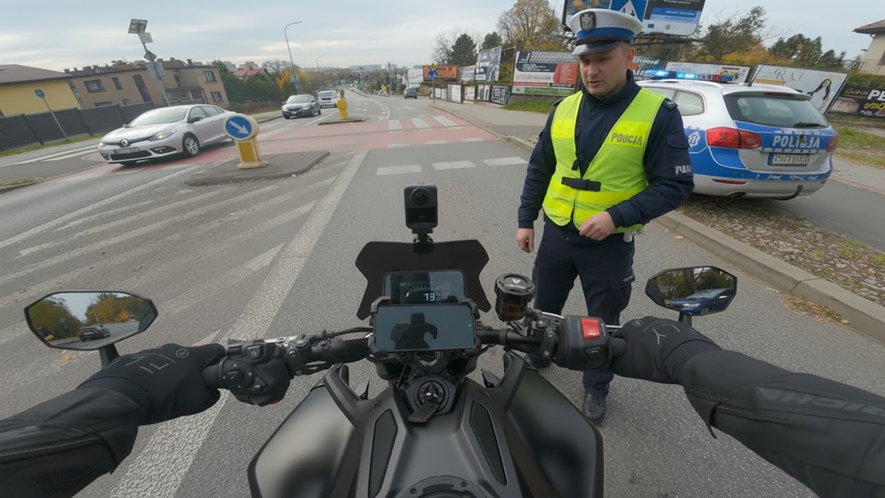 POLICJA VS MOTOCYKLISTA 