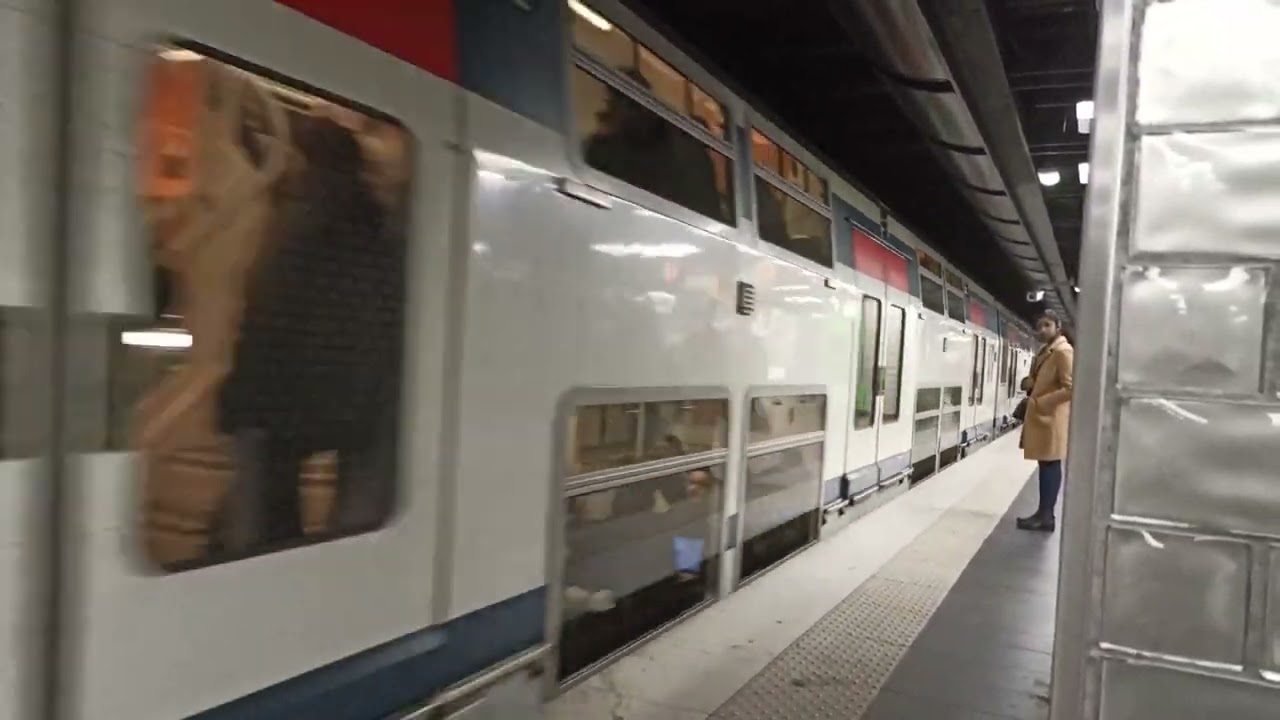RER A Châtelet les Halles : Départ des MI2N Altéo (1513-1514 - 1577-1578) Marne la Vallée Chessy