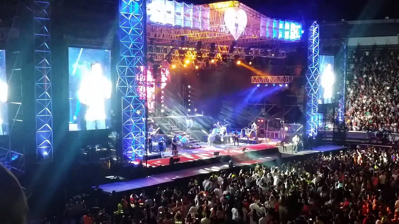 Eres mia Romeo Santos live Cali colombia