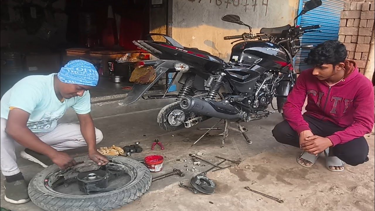 BAJAJ PULSAR BS6 TOP MODELFULL SERVICE HAR EK PROCESS KIT INSTALL OIL CHANGING #RAUF