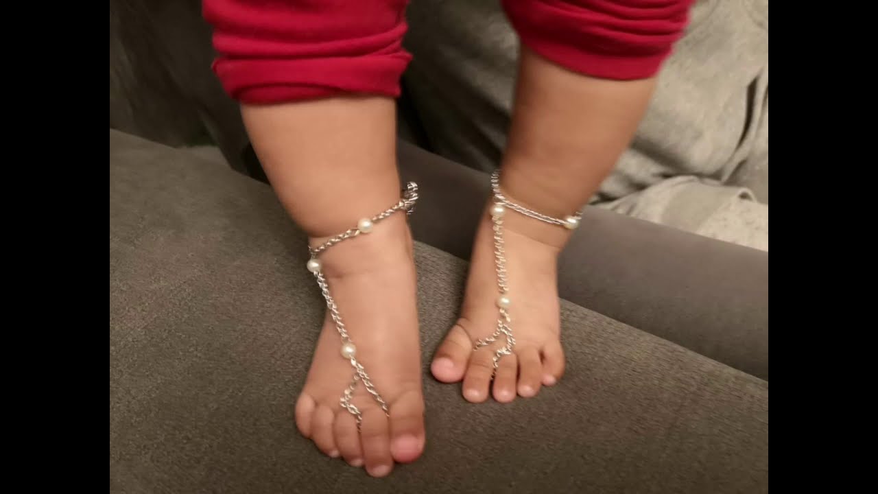 Jewellery making: Mini hands and foot chains