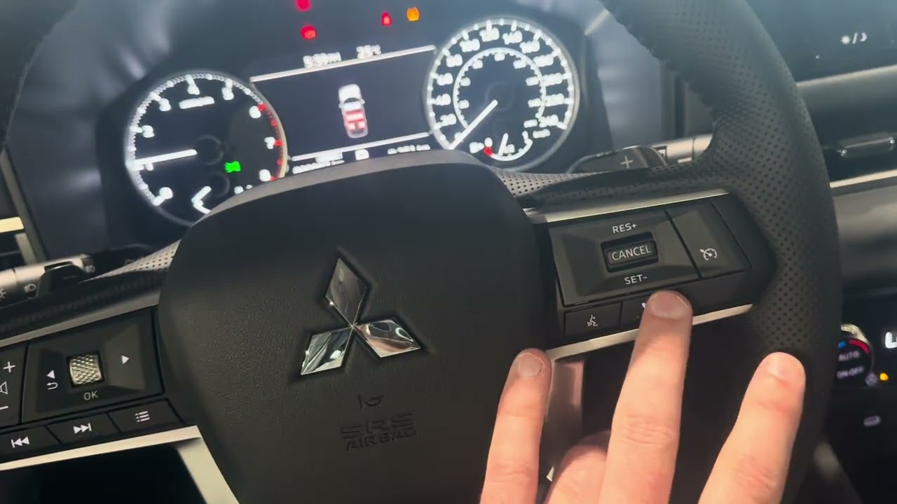 2025 Mitsubishi Outlander SE-AWC walk around for Kara