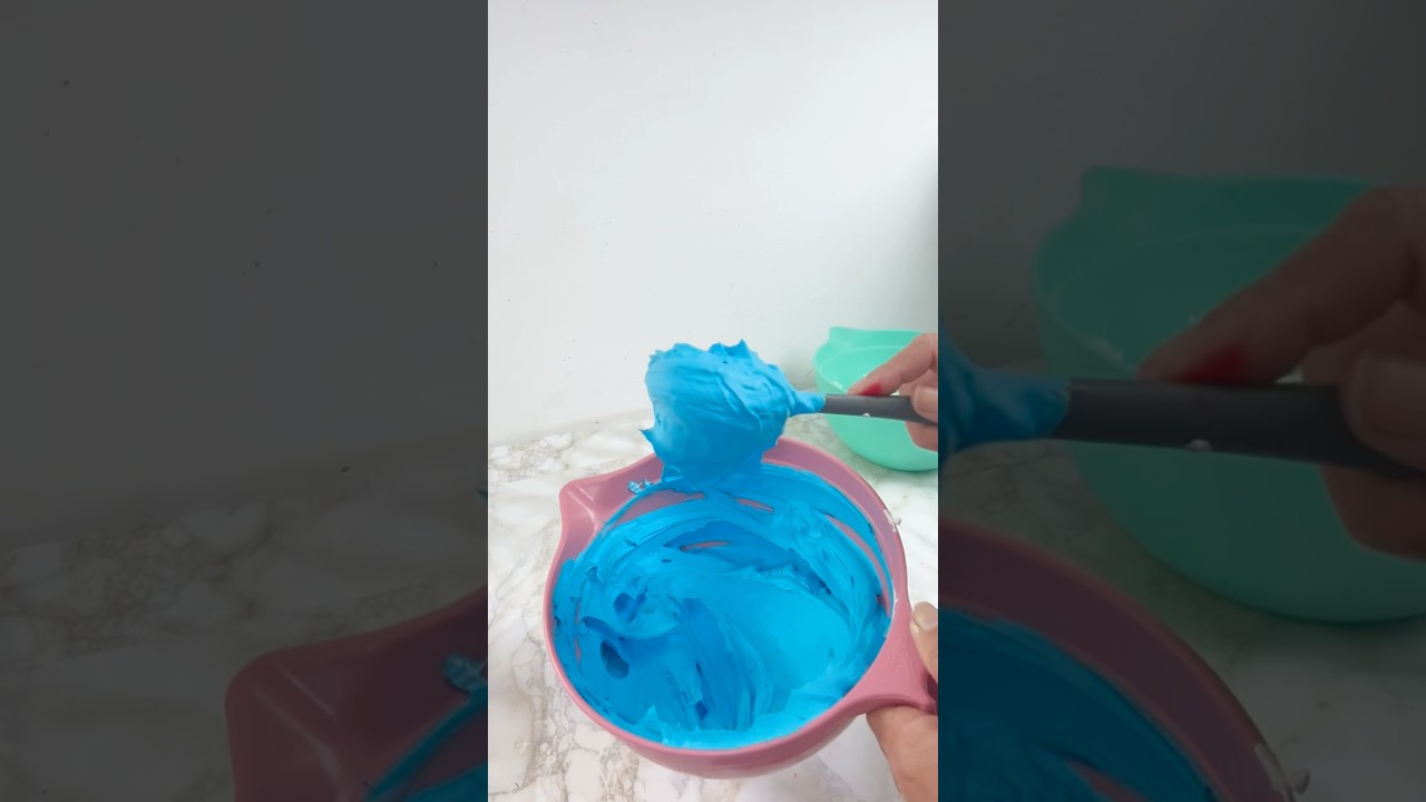 La forma m&aacute;s f&aacute;cil de pintar chantilly sin errores. #cake #tortasartesanales #cakedecorating