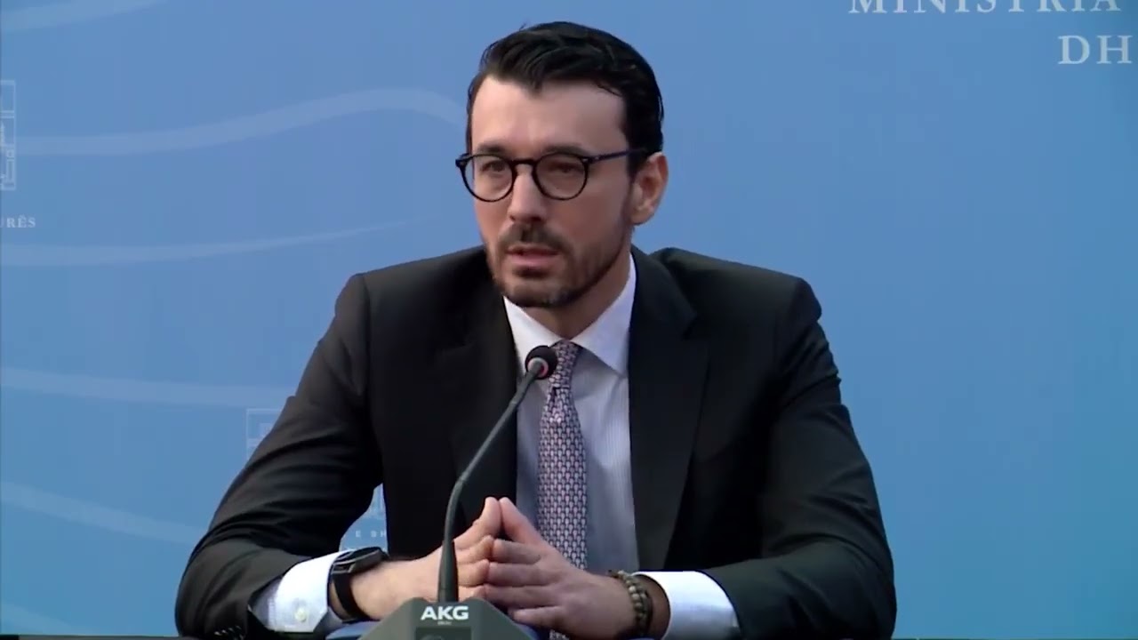 Prezantohen ministrat e rinj/ Marrin detyrën pas mbledhjes së parë të qeverisë së re