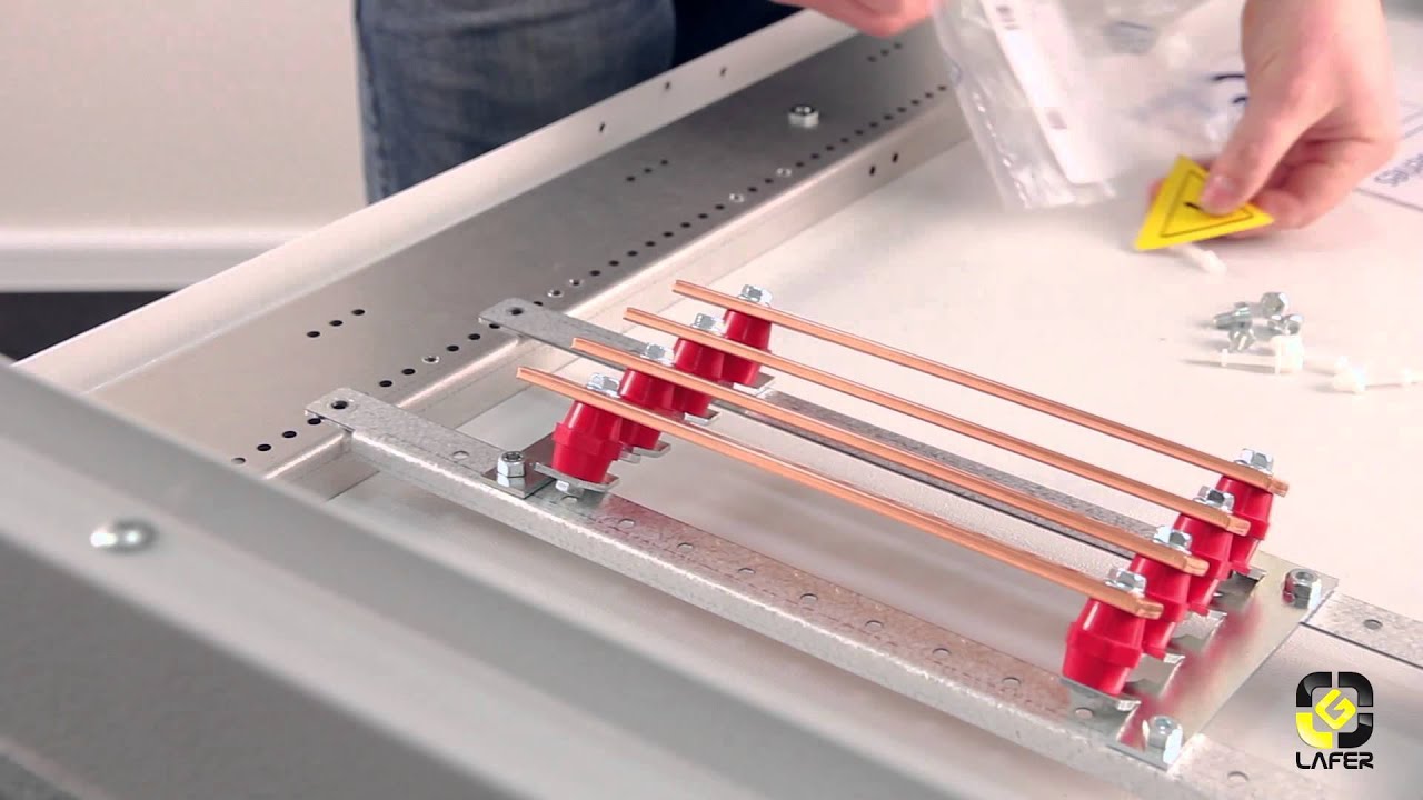 18 - Assembly of the horizontal bus-bar system