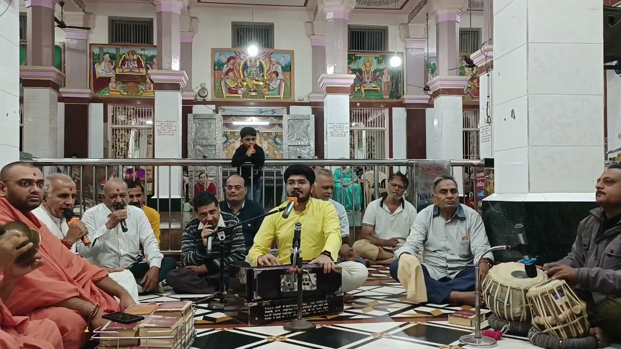 મનમોહન મોહની મોંપે ડારી ગયો રે manmohan Mohani mope dari gayo re WITH LYRICS IN DESCRIPTION