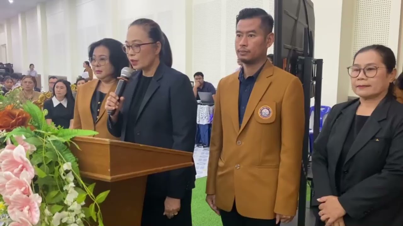 วันเกียรติยศ รร พลูตาหลวงวิทยา มอบเกียรติบัตรโล่เชิดชูเกียรติ และดอกไม้แสดงความยินดี นักเรียน ศึกษาต