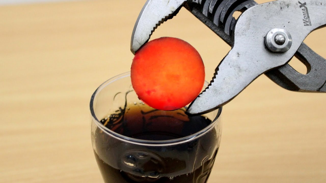 EXPERIMENT Glowing 1000 degree METAL BALL vs COCA COLA