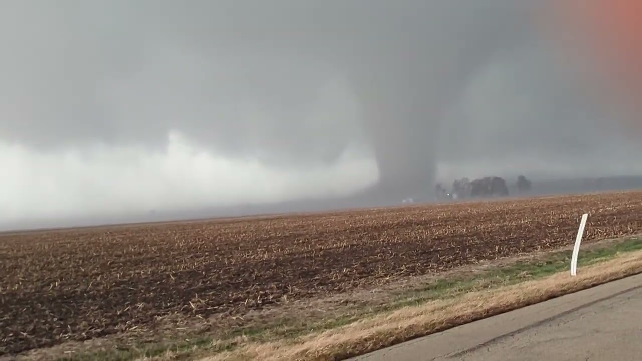 Large Wedge Tornado - Kankakee, IL - 03/10/2026