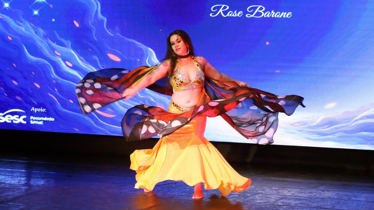 Dança do ventre com asas de borboleta 🦋 espetáculo 10 anos de Studio Yallah 