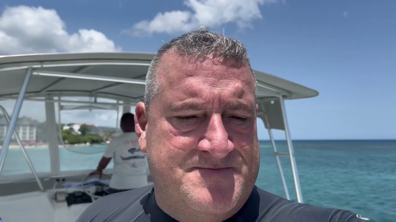 Sandals Ochi 2025
