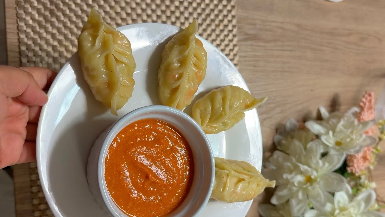 Super Tasty & Juicy Veg Momos with Spicy Chutney | street style momo Recipe | #indianfood #vegmomos