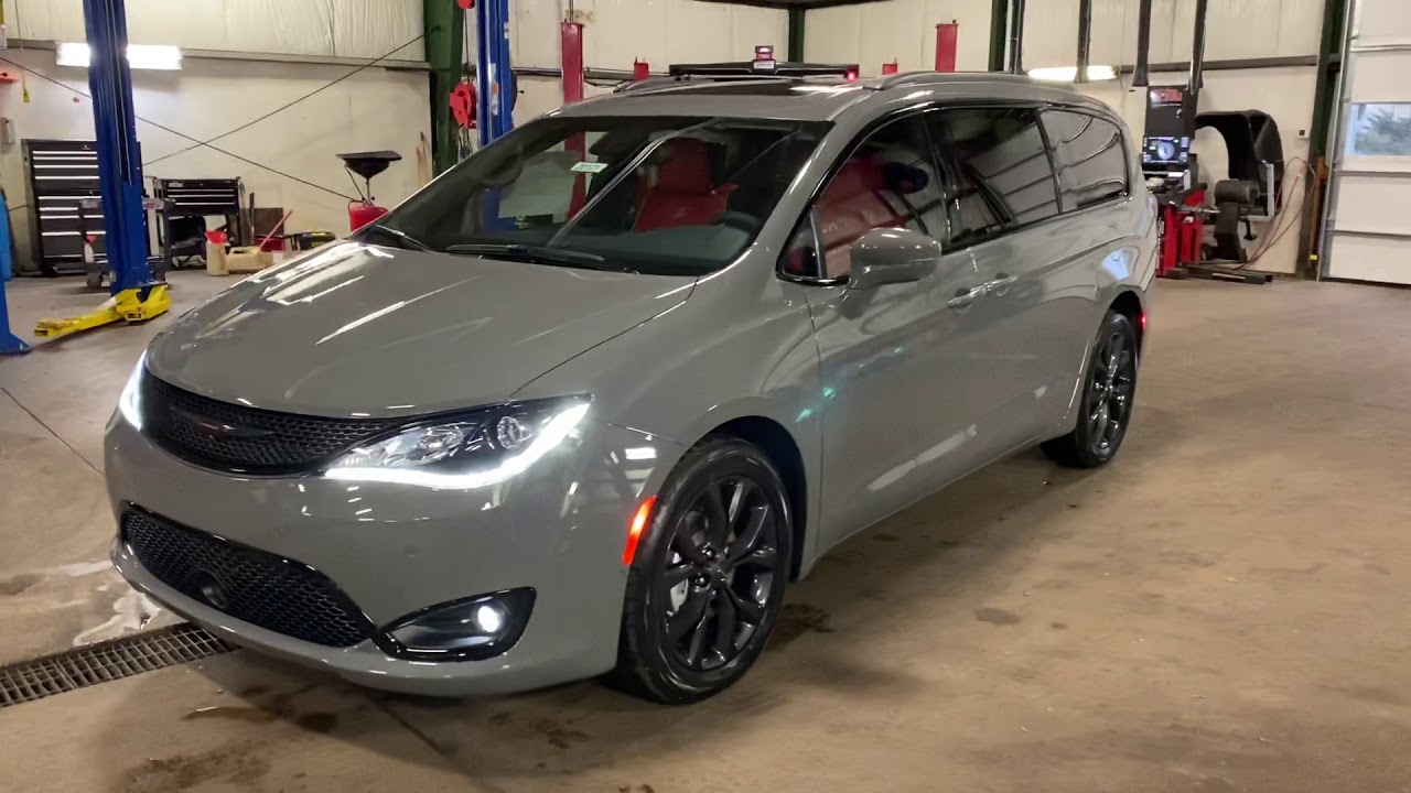 2020 Chrysler Pacifica Limited Red S Edition