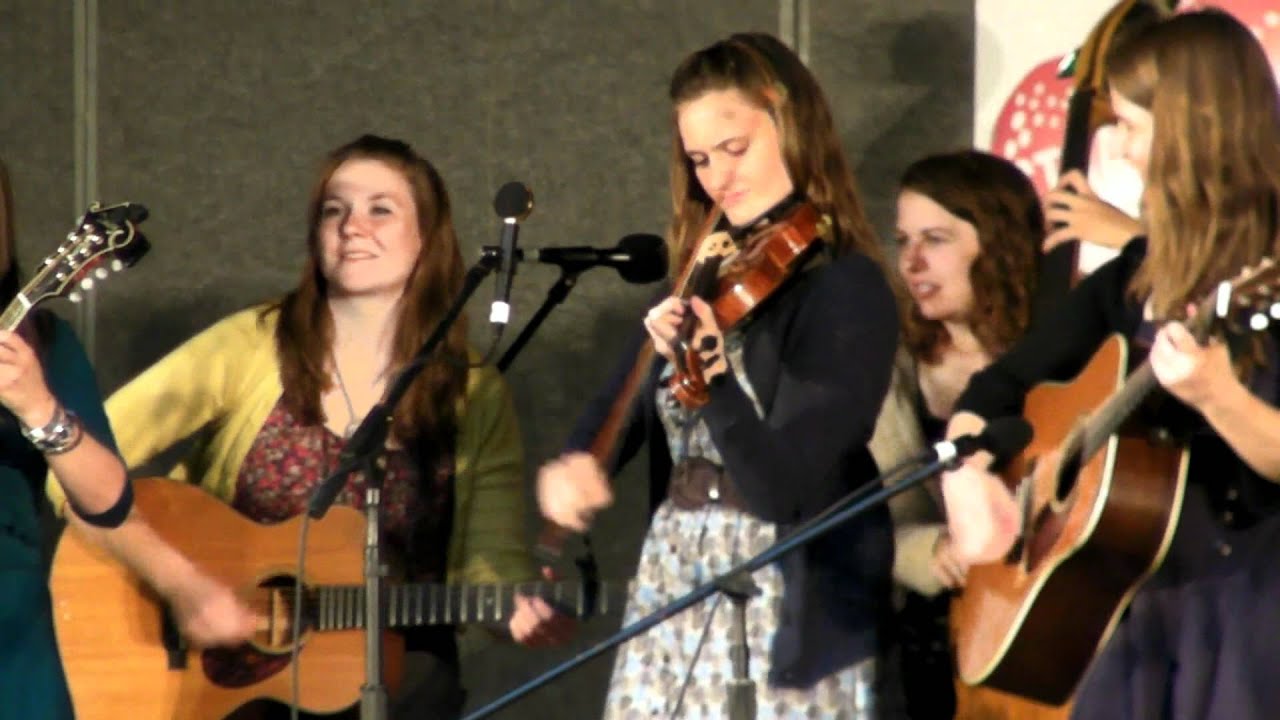 Della Mae - The Road to Columbus