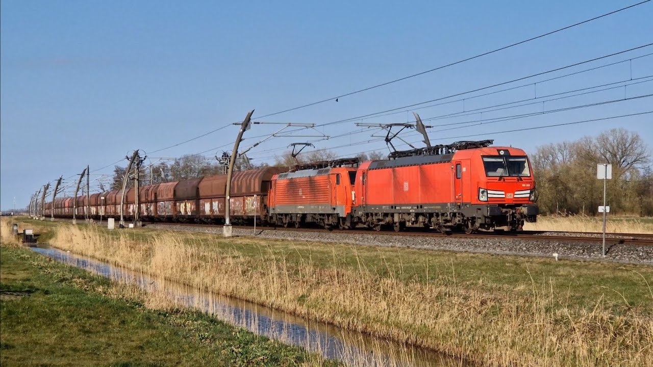 Goederentreinen op de Betuweroute bij Rumpt op 15 maart 2025