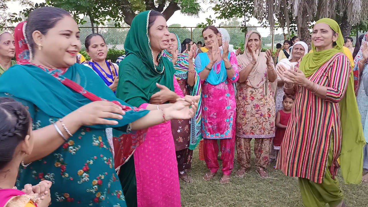 ਅੱਜ ਨੱਚ ਲੈ ਸਵੇਰੇ ਤਰਸੇਗੀ gidha bolian khosa kotla/veerpal,pawandeep