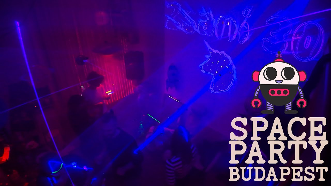 Güzü 🔮 HOUSE PARTY in a tiny apartment | BUDAPEST
