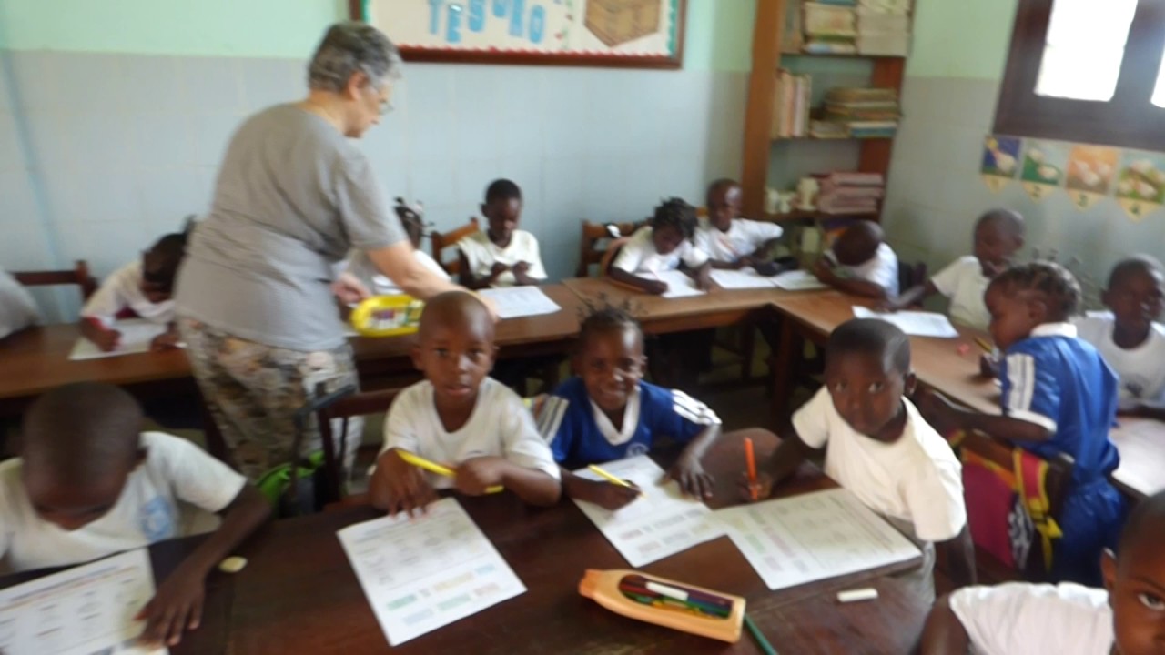 Niños en clase Evinayong (Guinea Ecuatorial)
