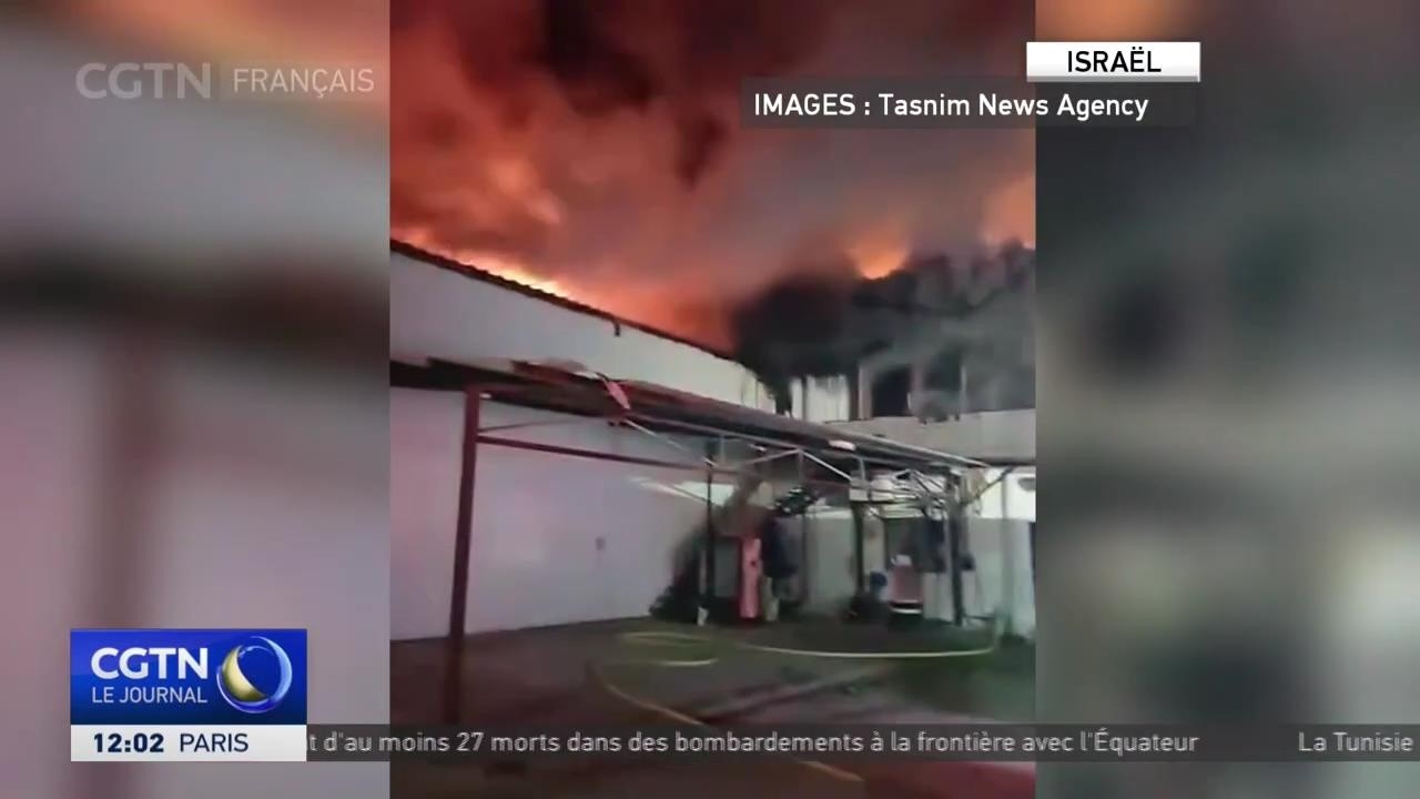 Des ogives à fragmentation iraniennes frappent Tel-Aviv, l'aéroport Ben Gourion en proie aux flammes