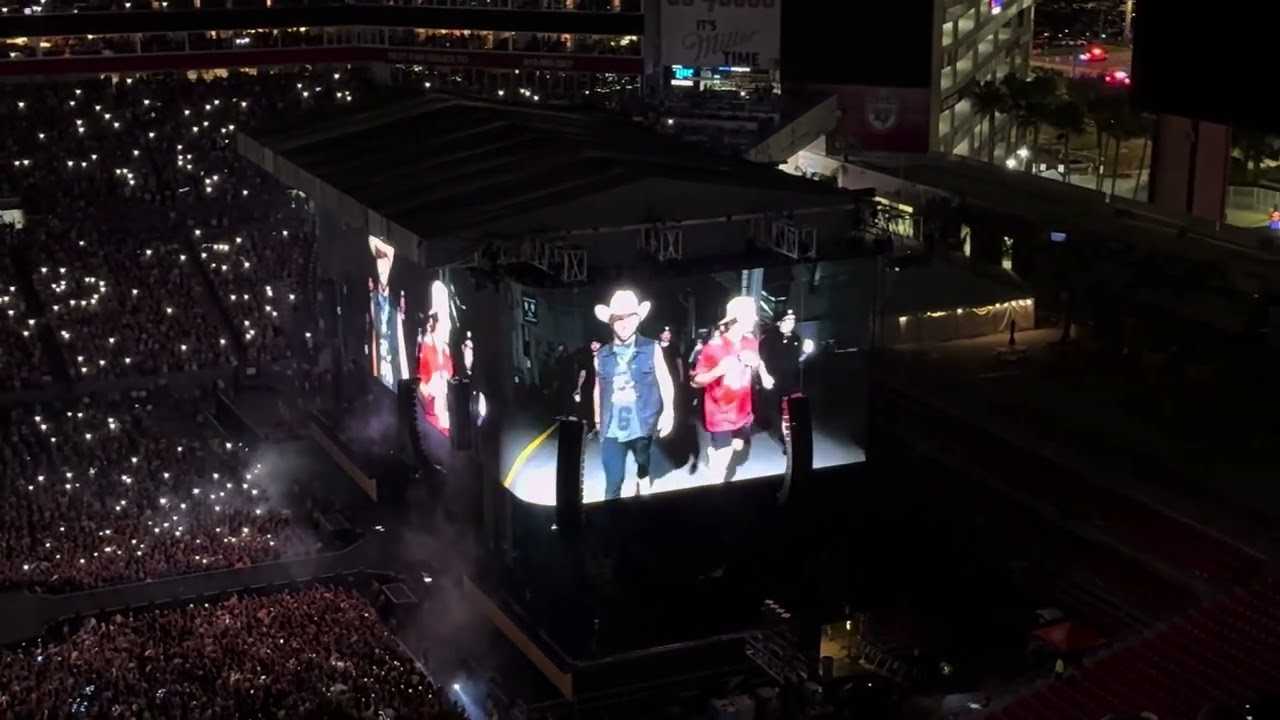 Morgan Wallen and Hulk Hogan walkout @ Raymond James Stadium 2024