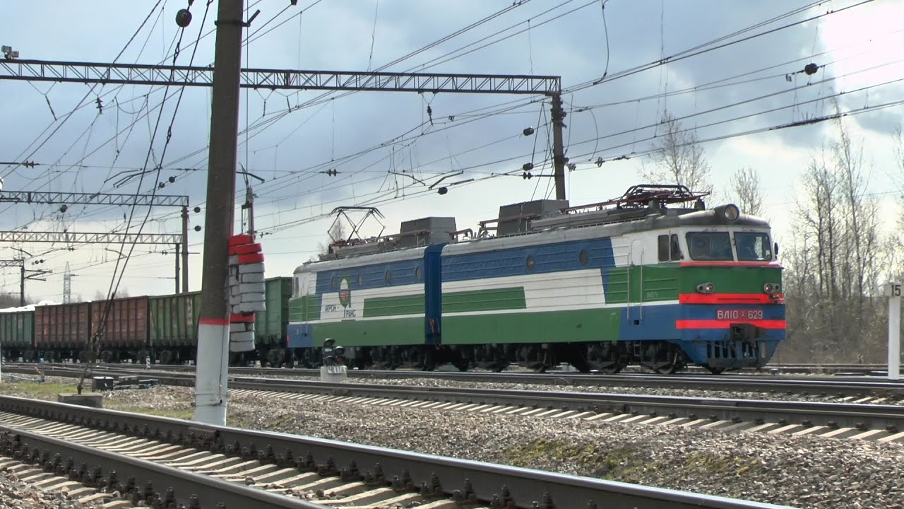 Электровоз ВЛ10у-629 с грузовым