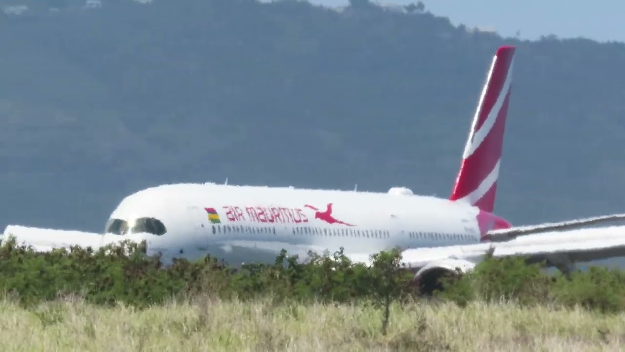 Arrivée à la Réunion, Airbus A350-900, Air Mauritius ,3B-NCE