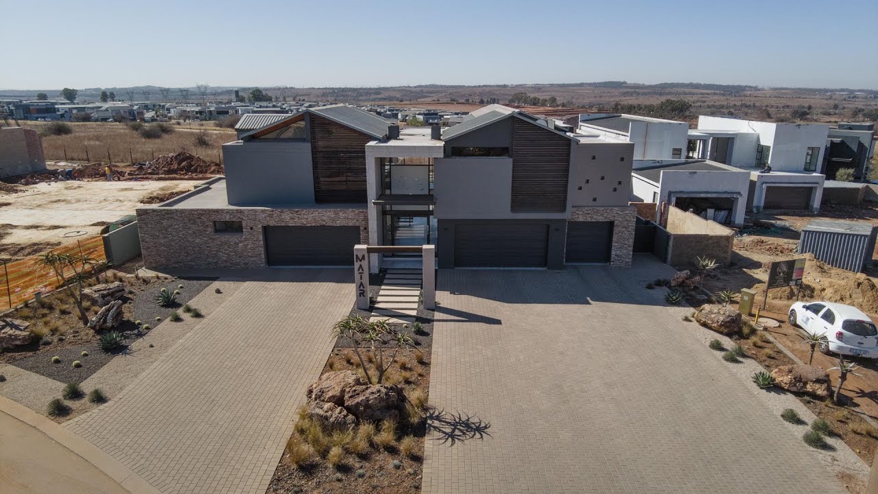 7 Bedroom For Sale | Midstream Ridge Estate