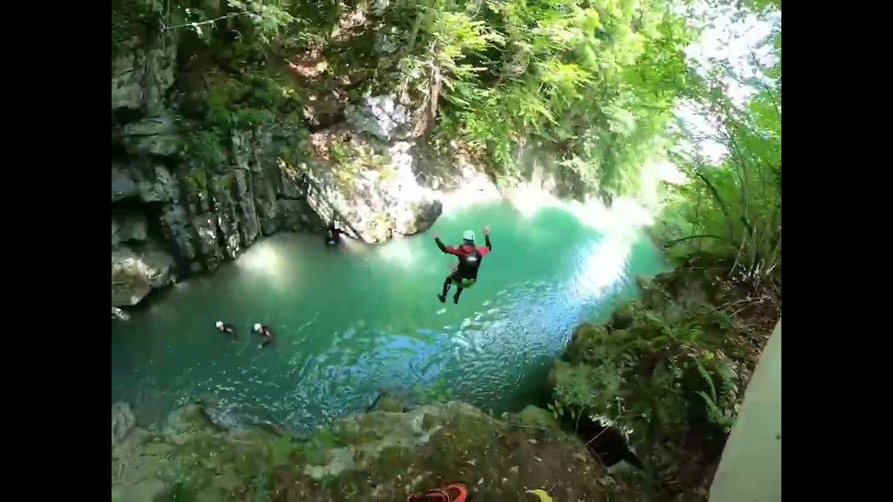 Canyon Tine – Beginner Canyoning Adventure near Gstaad