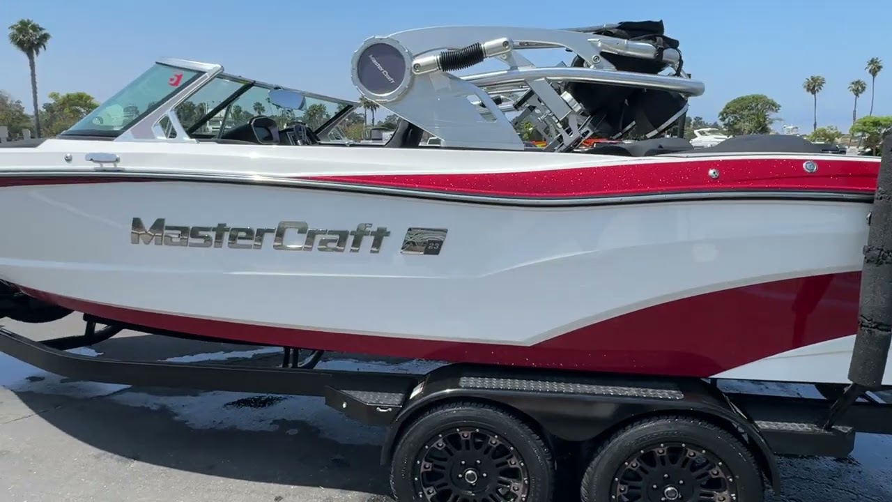 SOLD 23 Mastercraft wakeboard walk around 2021 For Sale￼
