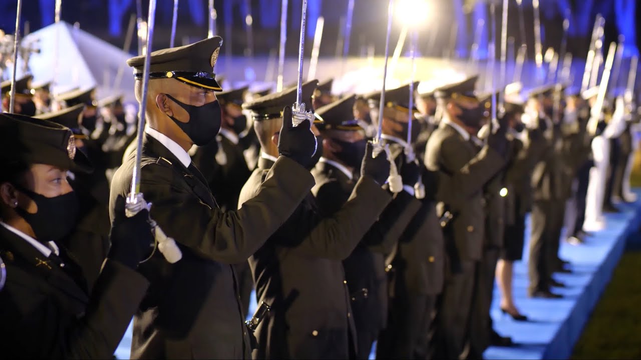 Graduación de nuevos oficiales