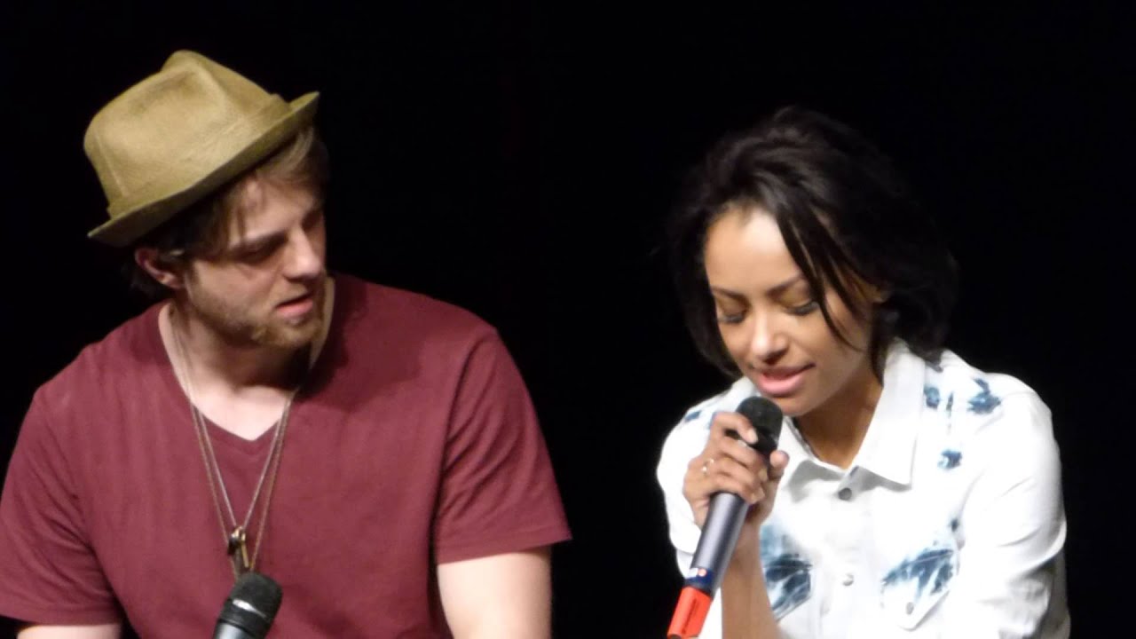 Stefan or Damon? - Nate Buzolic panel bloody night con europe