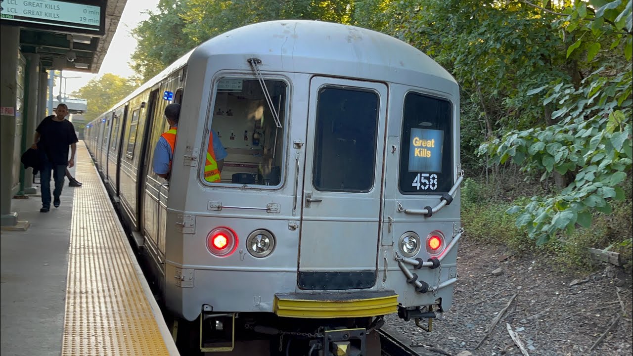 SIR R44M/ME-2 arrives and departs Grasmere Station