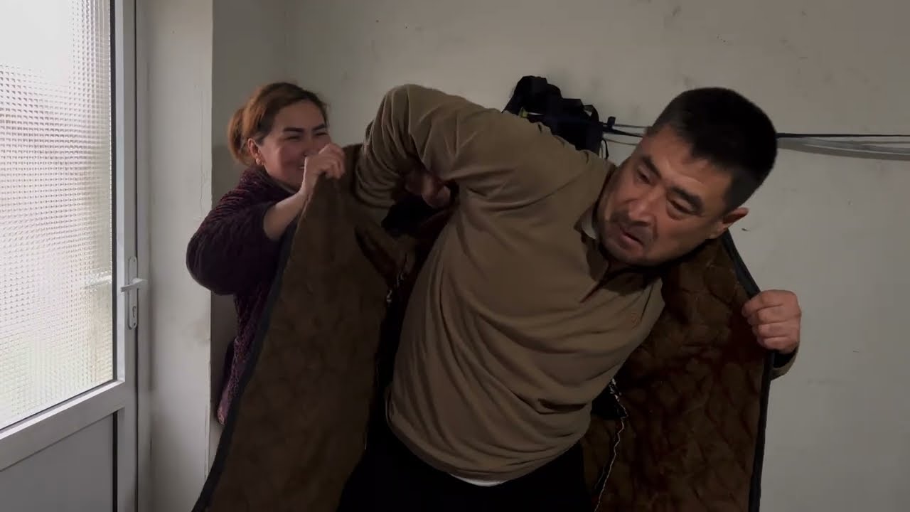 10 Minutes — One Uzbek Vest Done! Traditional Sewing Skills That Shocked Us