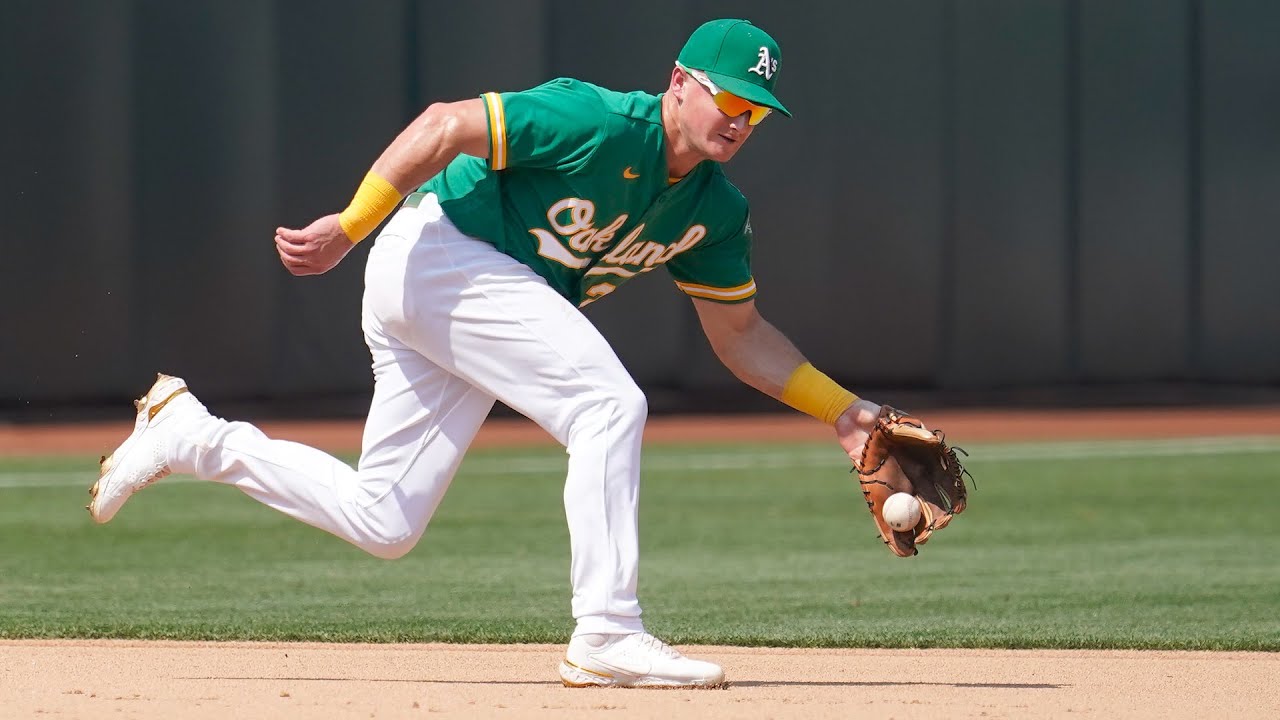 All-star third baseman Matt Chapman traded to Blue Jays