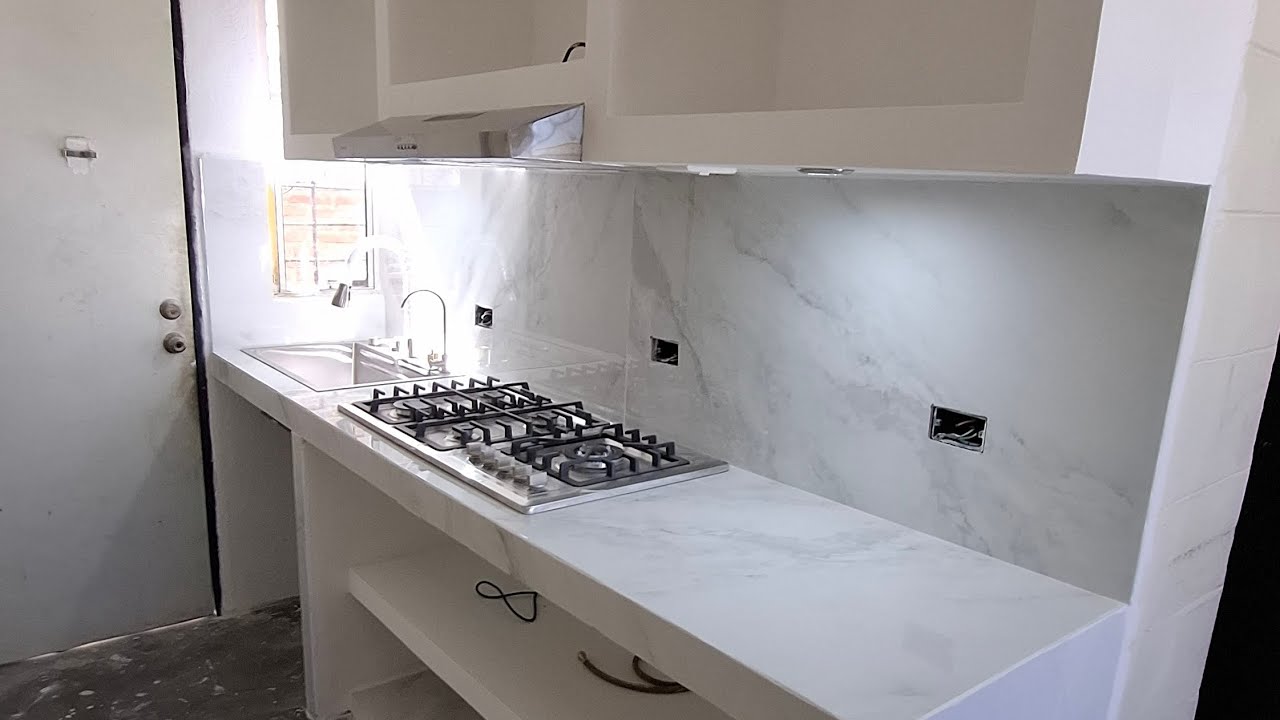 cocina con luces revestida  con piso  porcelanato   #cocina #tablaroca #mazatlan #drywall #mexico