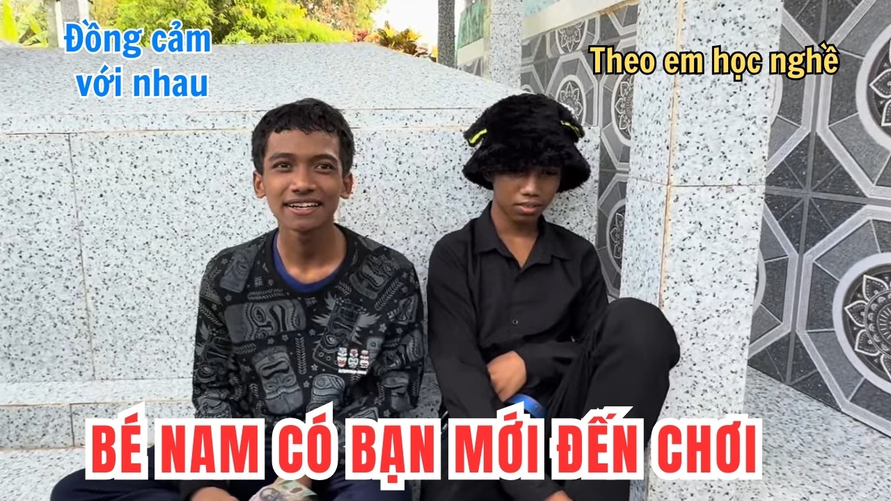 Bé Nam Sống Ở Nghĩa Địa Nay Đã Có Thêm Người Bạn Mới, Hoàn Cảnh Giống Nhau Thật Đáng Thương
