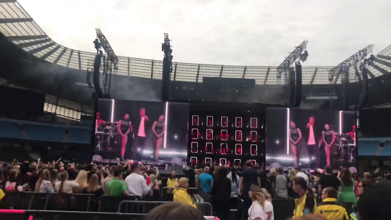 BEYONCÉ AND JAY Z - DRUNK IN LOVE/DIVA/CLIQUE/DIRT OFF YOUR SHOULDER - OTR II MANCHESTER
