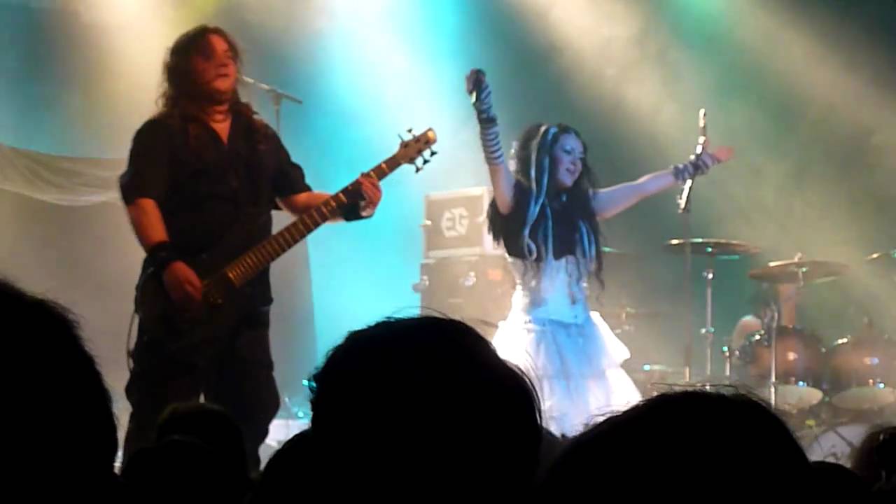 Visions Of Atlantis   Seven Seas 1er Partie Rhapsody Of Fire Paris 2011