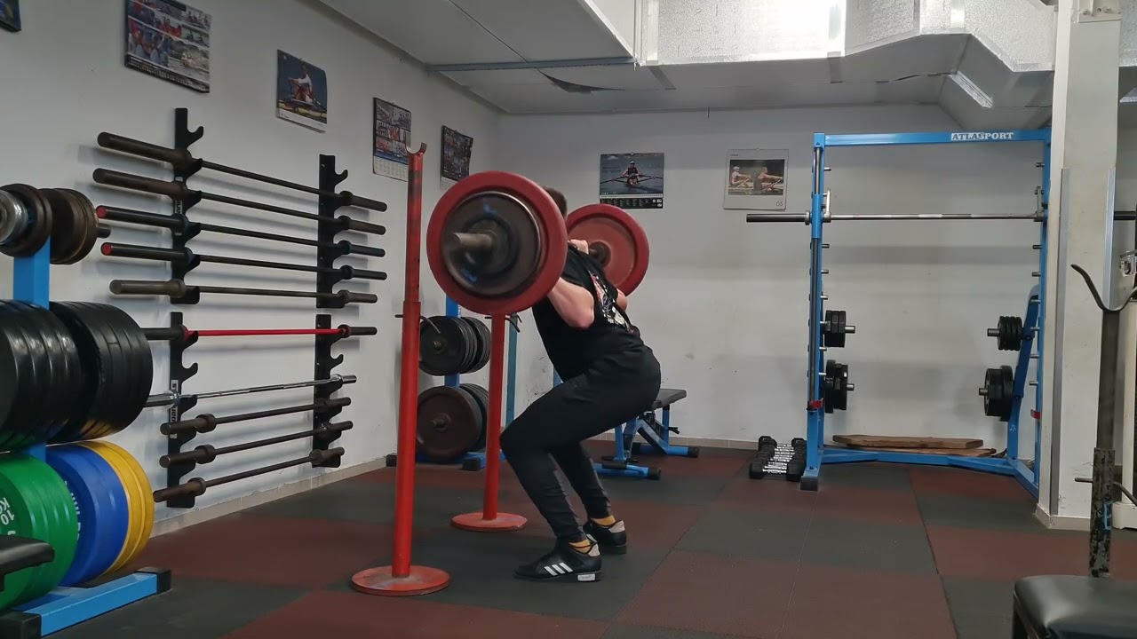 Tarkón guggolás (Back squat) : 95kg / 5 x 8
