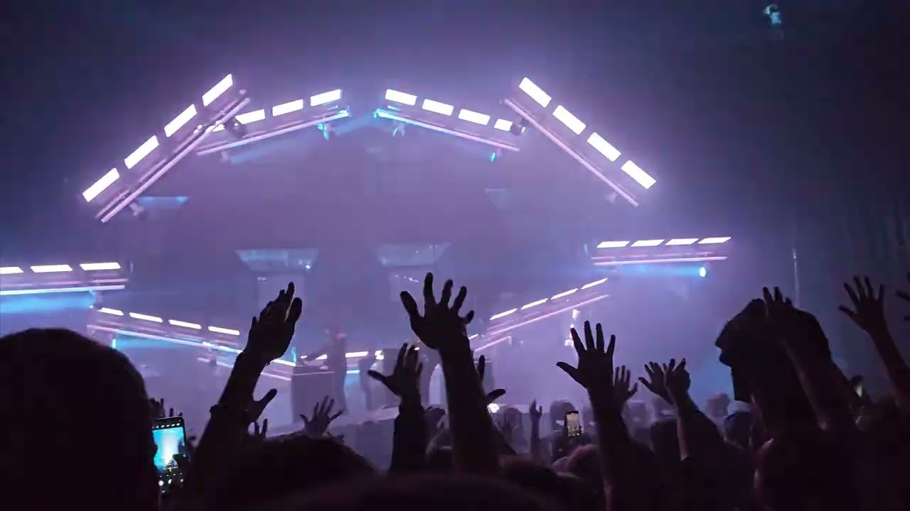 Justice - Chorus - Live @ Movistar Arena Buenos Aires, Argentina 2025