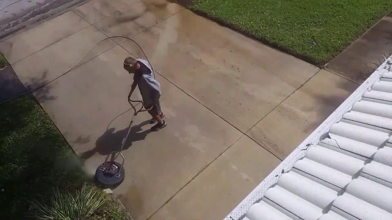 *TIMELAPSE* How a Professional should pressure wash a driveway.