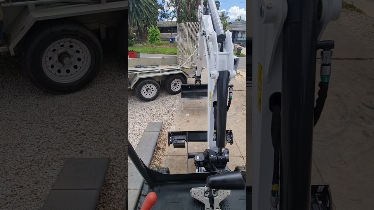Stanford Hire Bobcat E20 Quick hitch
