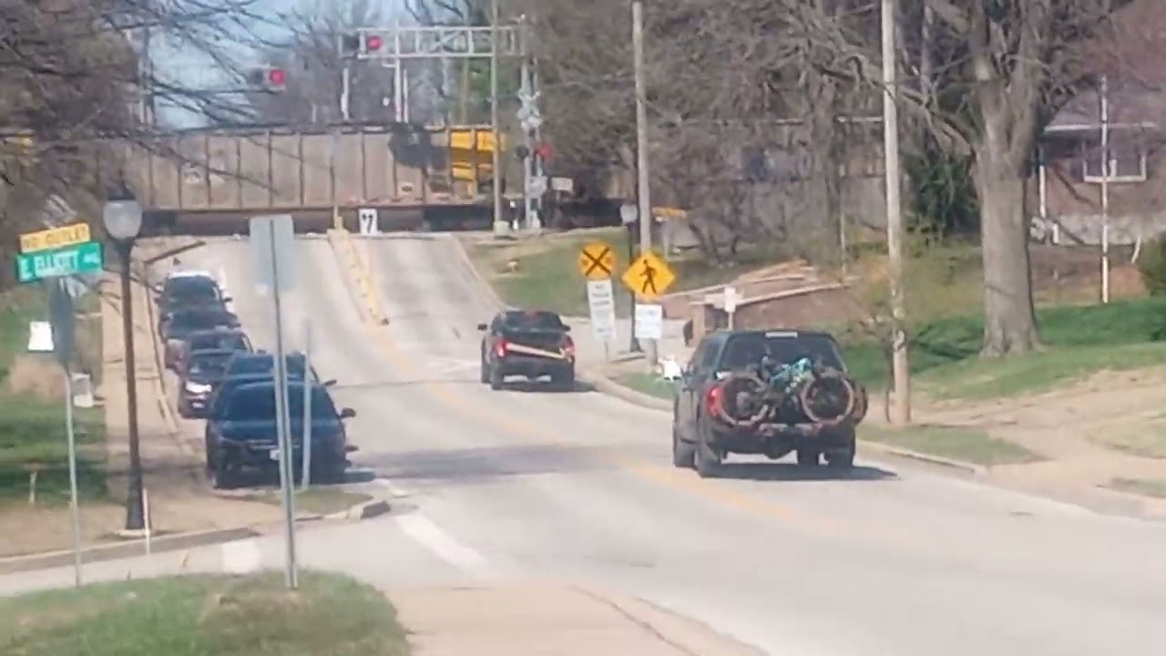 UP 8184 leads loaded coal eastbound in Oakland MO 