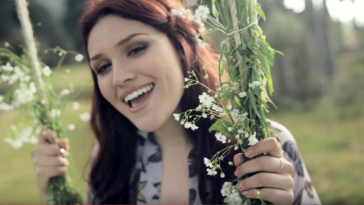Brisa Carrillo - A Veces Te Pienso (Como Dice el Dicho)