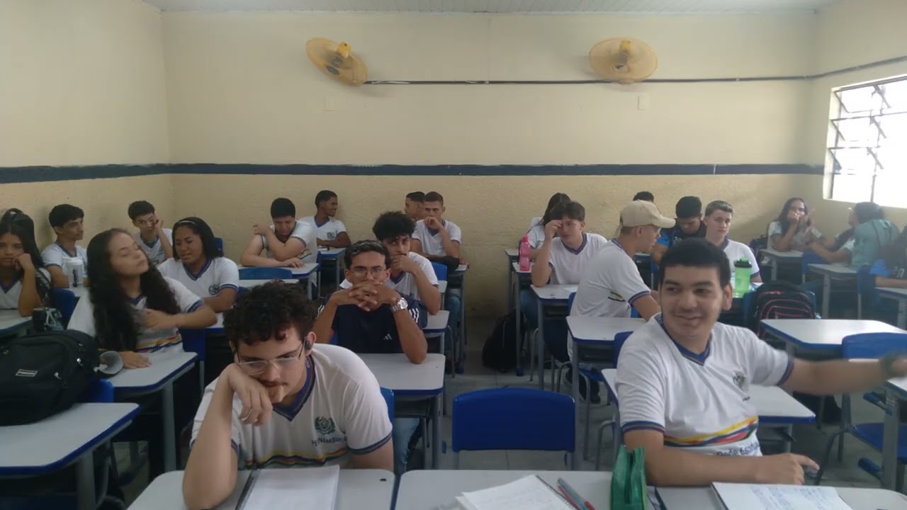 Escola Frei Cassiano Comacchio Belo Jardim alunos sala de aula 3° ano a ensino médio 02/03/2026