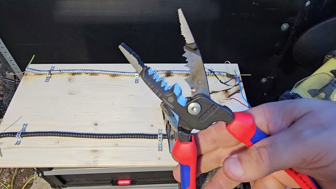 Copex metalic cu conductor FY montat pe lemn.Test la 150 A.