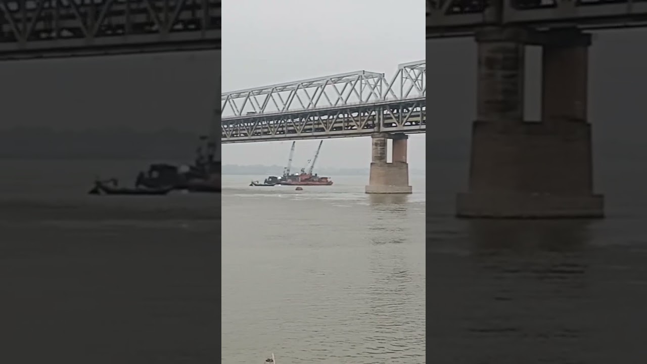 Beautiful, charming and attractive view of Simaria Bridge, there is always a crowd for bathing in the Ganga.
