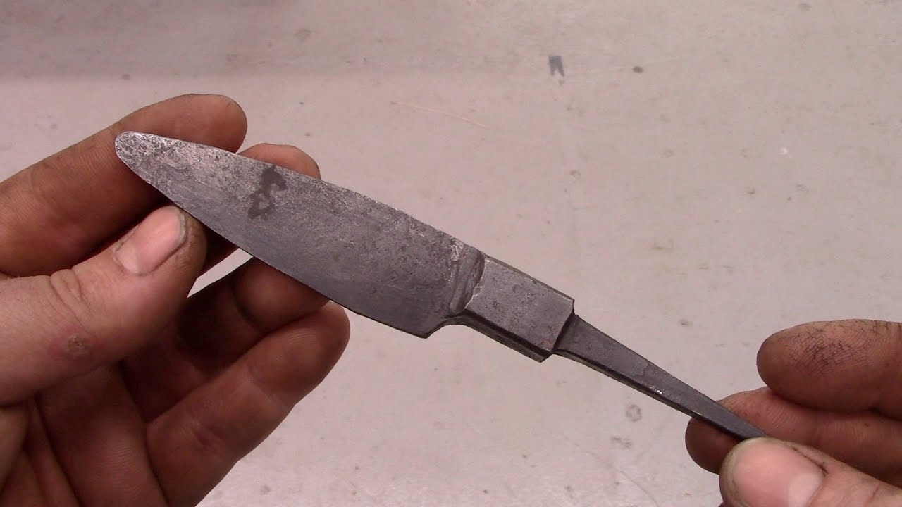 3 Minute Bladesmithing Lesson: Forging an integral with no tooling