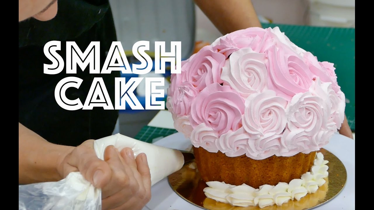 Decorando una Smash Cake para sesión de fotos con bebé