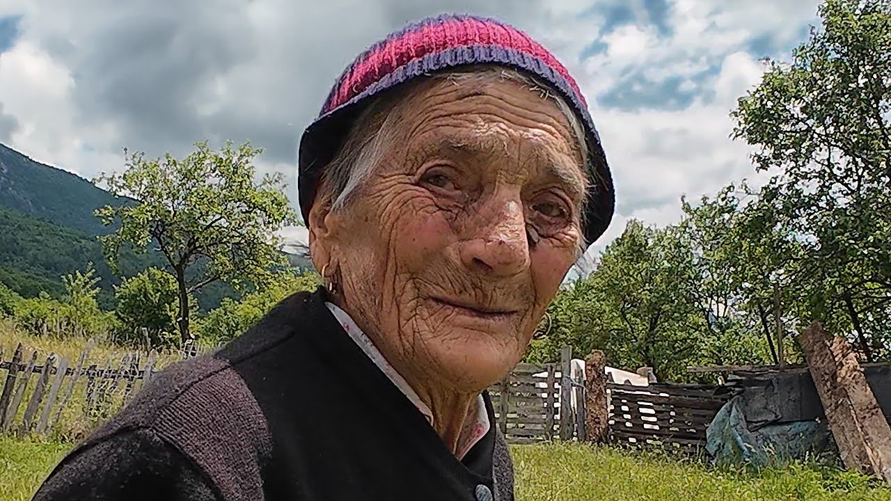 Baka Mare prodaje 300 bala sijena